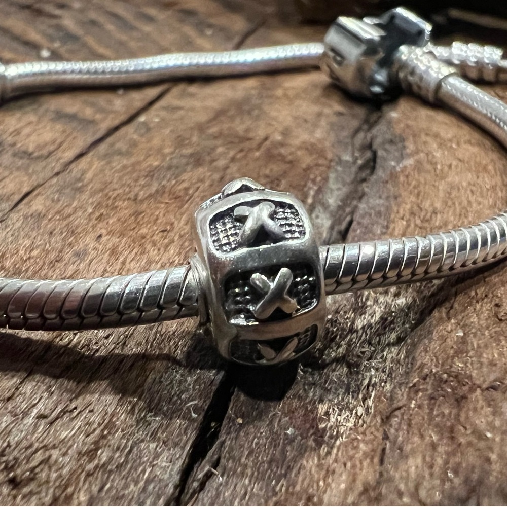 Halia 925 European Spacer Charm Bead Hugs X Oxidized Black X Pendant